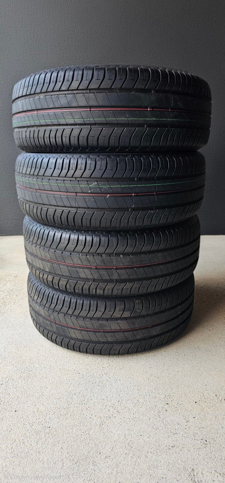 4 pneus Bridgestone 205 45 17 84w Neufs, Neuf, Véhicule de tourisme, Pneus été, 205 mm
