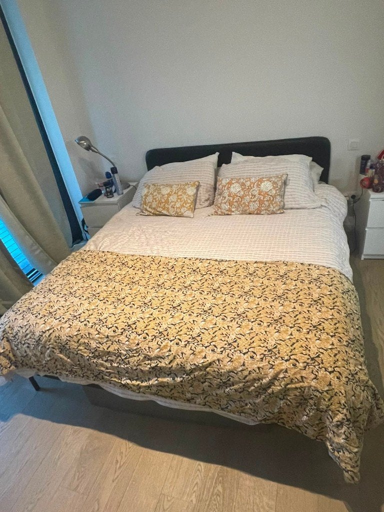 Incredible price Full Bed Set. Good Conditions, Maison & Meubles, Chambre à coucher | Lits, Enlèvement