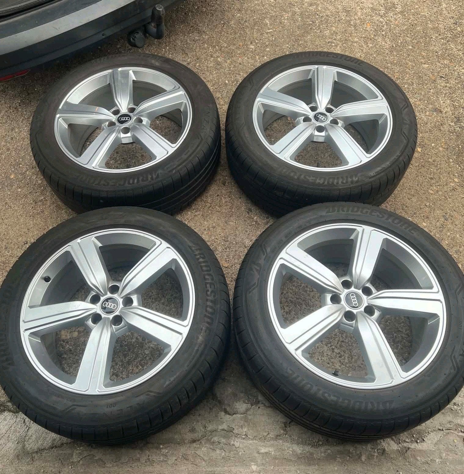 20 inch Originele Audi E-tron Q8 Velgen nog in nieuwe staat, Autos : Pièces & Accessoires, Pneus & Jantes, Enlèvement ou Envoi
