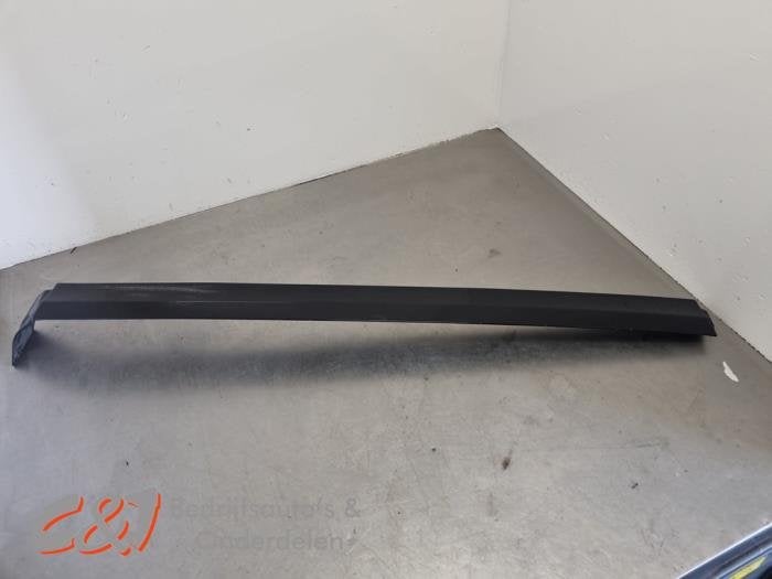 Rail porte coulissante droite d'un Mercedes Vito, 3 mois de garantie, Utilisé, -, -