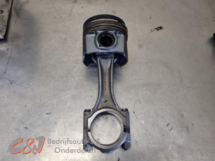 Piston d'un Toyota Pro-Ace, Autos : Pièces & Accessoires, Moteurs & Accessoires, Toyota, Utilisé, 3 mois de garantie, Enlèvement ou Envoi