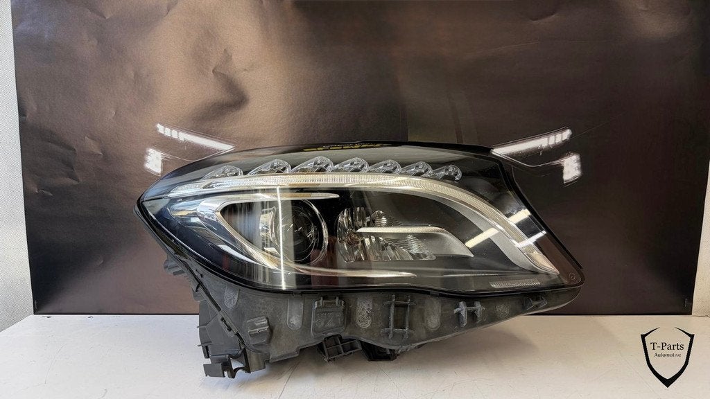 rechts koplamp MERCEDES GLA 156 BI-XENON RICHTINGSVERLICHTIN, Auto-onderdelen, Gebruikt, Mercedes-Benz AG, Mercedes-Benz, Mercedesstrasse 120
70372  Stuttgart, DE