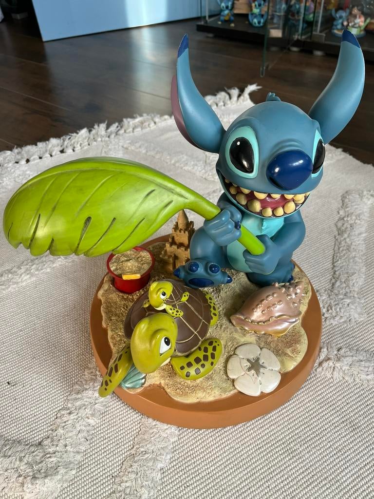 Figurine Stitch 10 th anniversary- beach, Enlèvement, Autres personnages, Comme neuf, Statue ou Figurine