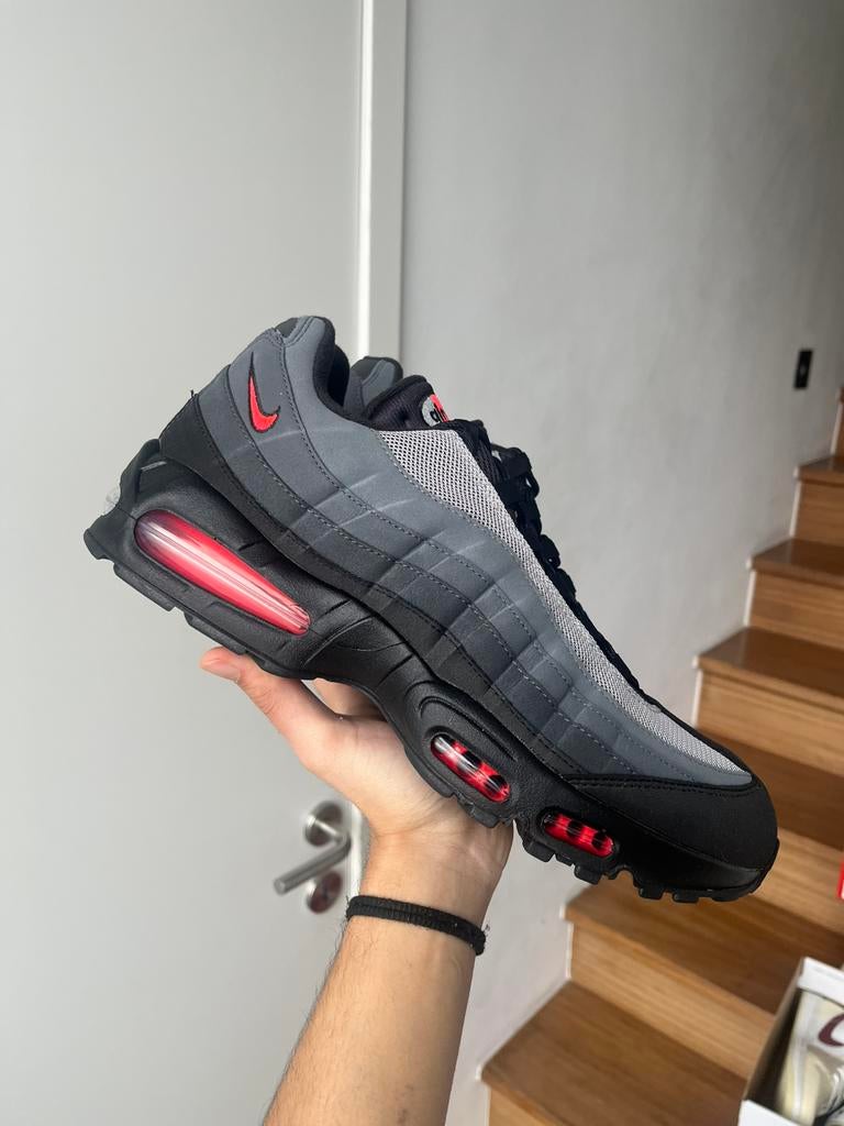 Nike Air Max 95 OG Crimson (47.5), Zwart, Nieuw, Ophalen of Verzenden, Sneakers