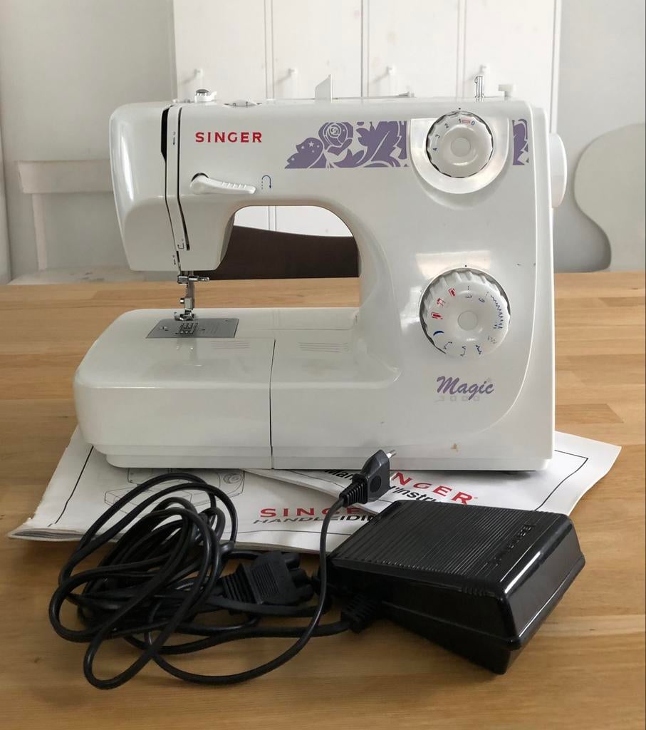 machine à coudre Singer 8280, Envoi, Utilisé, Machine à coudre, Singer
