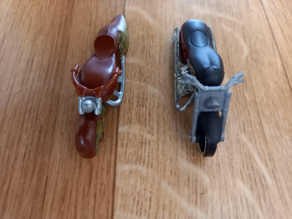 2 HARLEY-DAVIDSON, Enlèvement ou Envoi