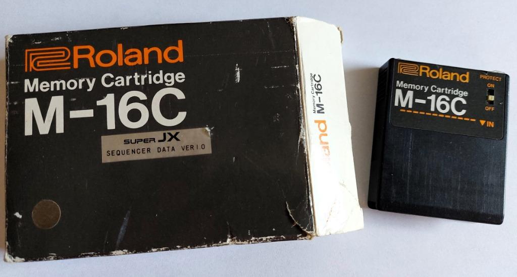 Vends Roland Memory Card M-16C, Musique & Instruments, Modules de son, Utilisé, Roland, Enlèvement ou Envoi