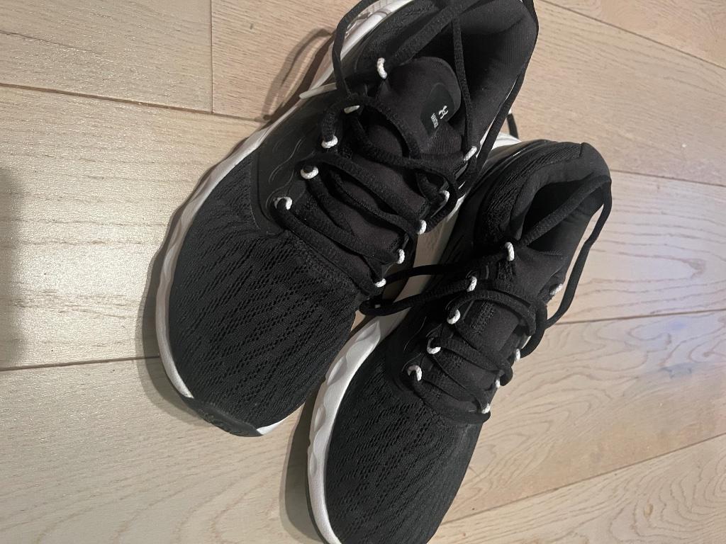 Sportschoenen under armour, Kleding | Dames, Ophalen of Verzenden, Zo goed als nieuw, Under Armour, Sportschoenen