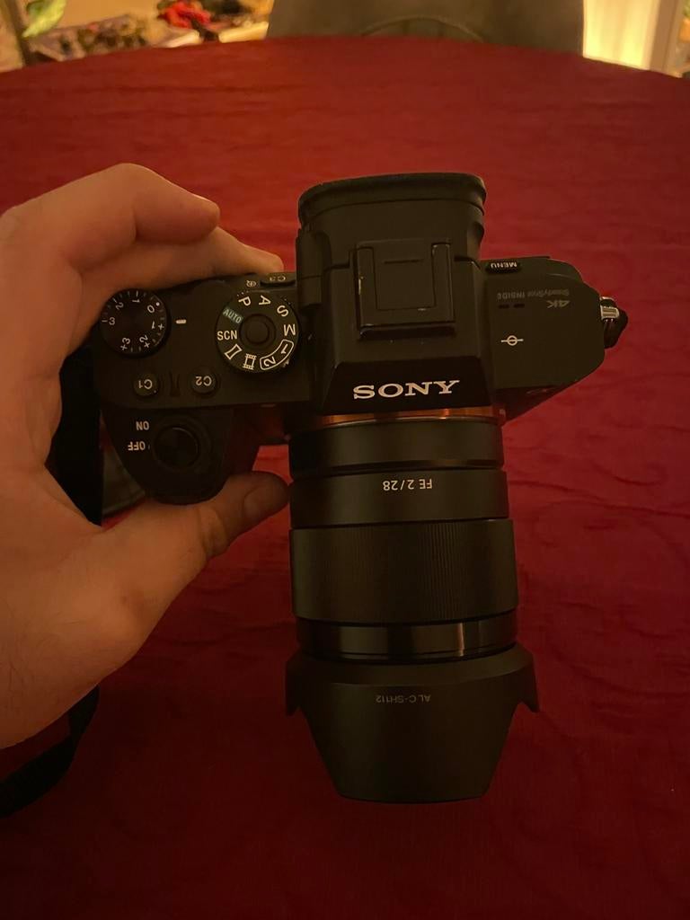 Sony a7II + fe 2/28 lens + 32gb + Dual Battery Charger, Ophalen of Verzenden, Gebruikt, Sony, Geen optische zoom