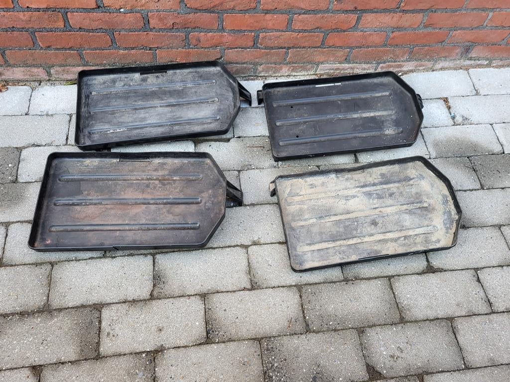 suzuki samurai sj 410 sj 413 plaat onder handschoen kastje, Auto-onderdelen, Interieur en Bekleding, Ophalen of Verzenden, Gebruikt