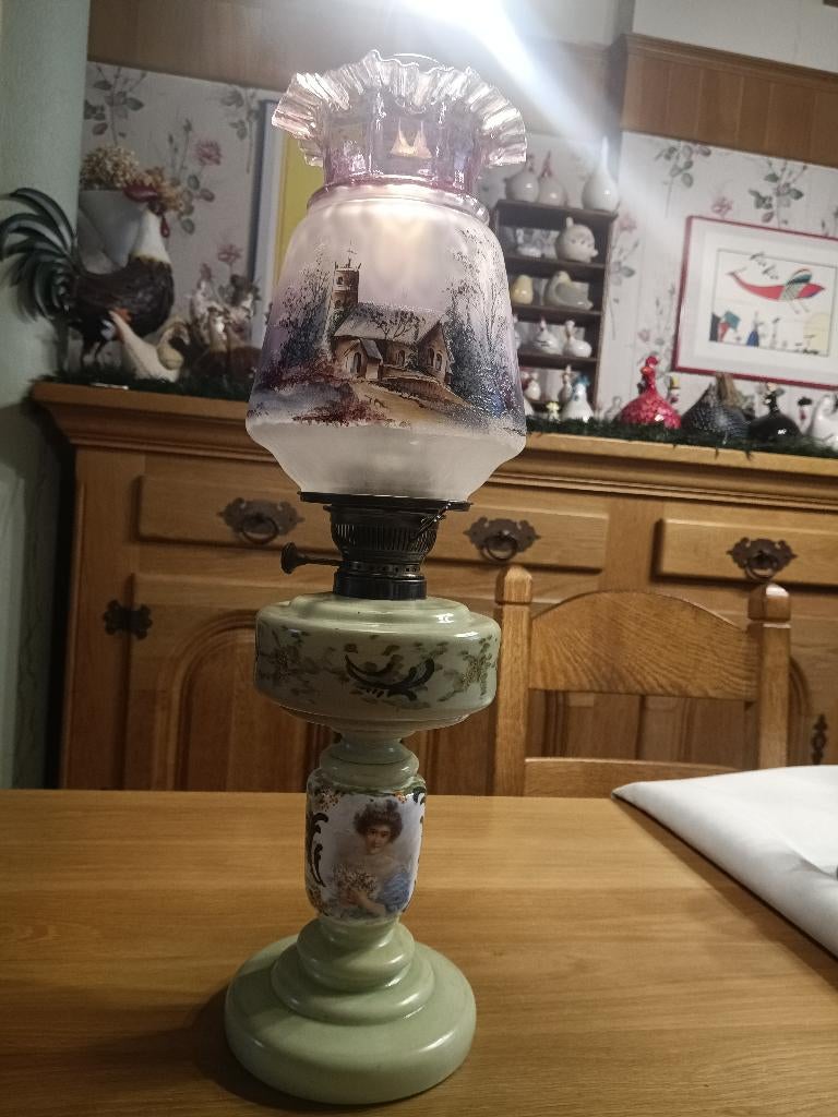 Grote antieke kerosinelamp in groene opaline 61 cm, Antiek en Kunst, Ophalen