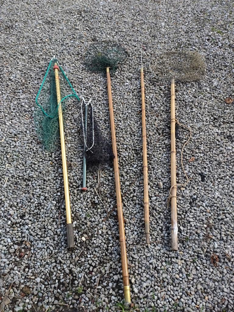 Lot antieke 4 visnetten + 1 gaf, Ophalen