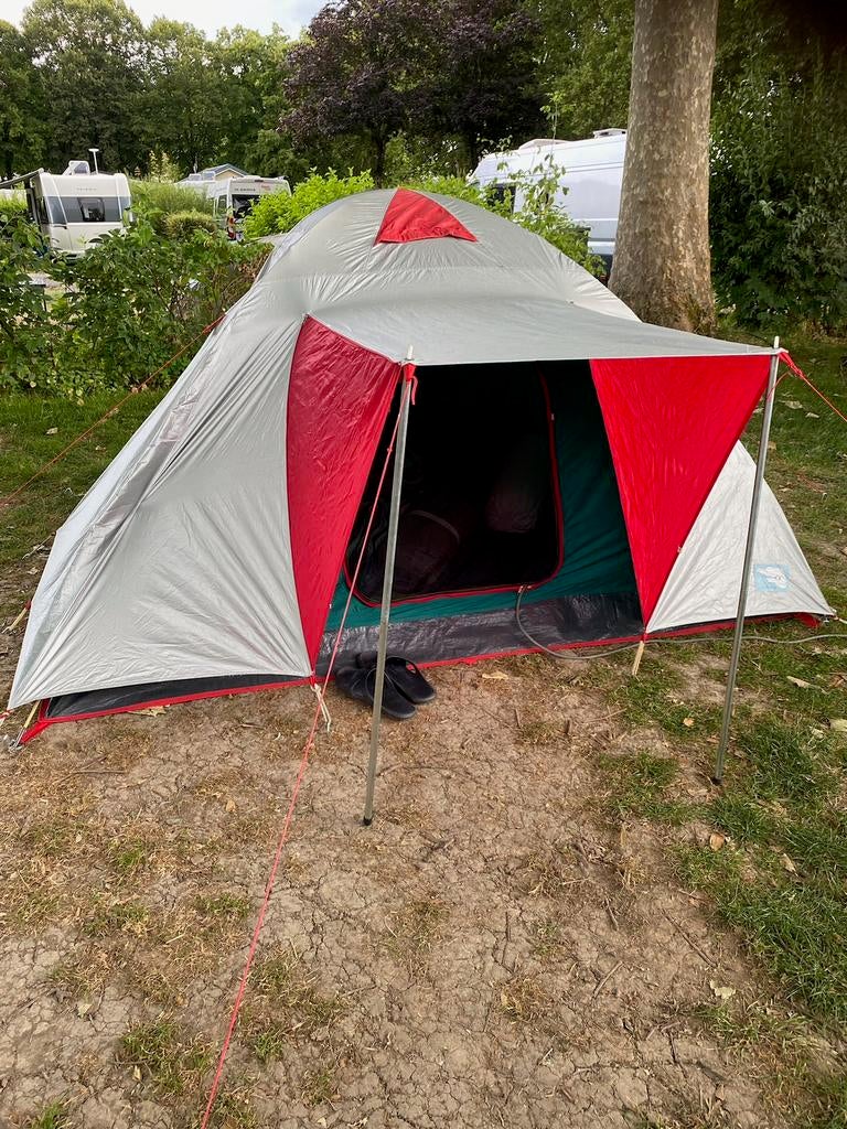 Tente igloo 2pers, Ophalen, Zo goed als nieuw