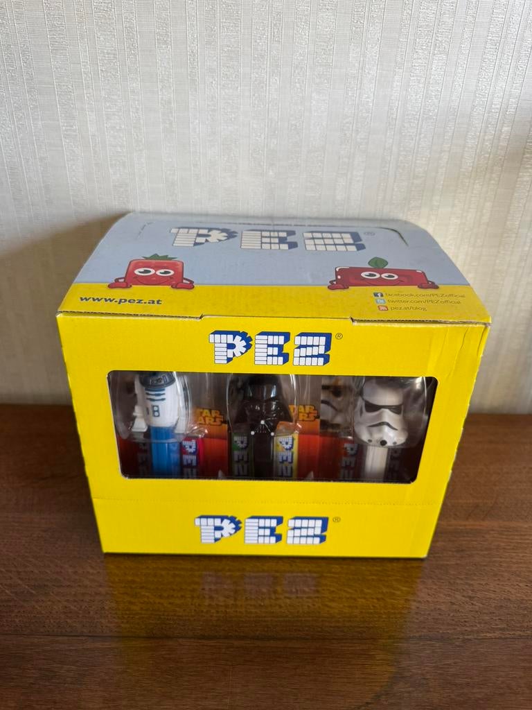 Pez 2017 nieuw 4 x vader 4 x stormtrooper, 2 yoda, 2 x r2-d2, Enlèvement ou Envoi, Neuf