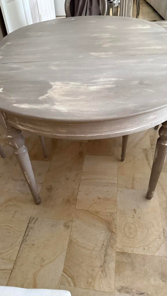 Table ronde  et ovale, Enlèvement, Utilisé, Ovale