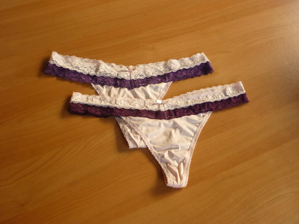 Set van 2 poederroze paars aubergine string kant satijn M, Kleding | Dames, Ondergoed en Lingerie, Ophalen of Verzenden, String