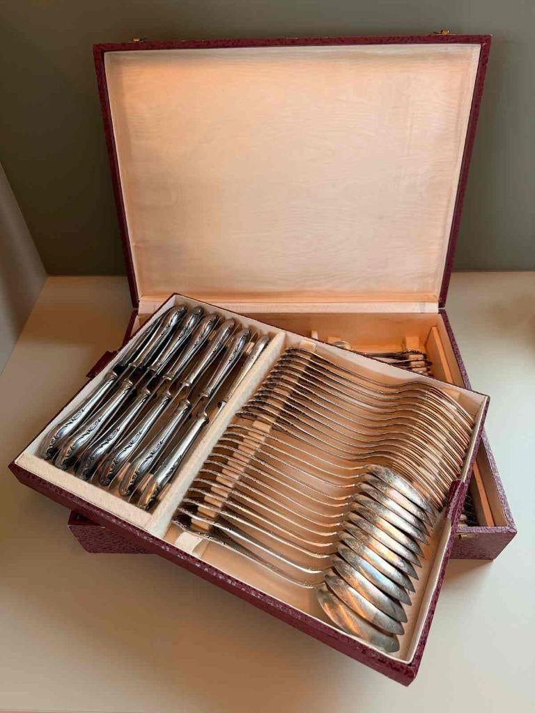 anciens couverts en métal argenté, Enlèvement