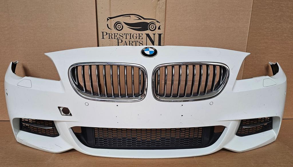Voorbumper BMW 5 Serie F10 F11 M Pakket M550i Bumper Origine, Gebruikt, -, Voor, -