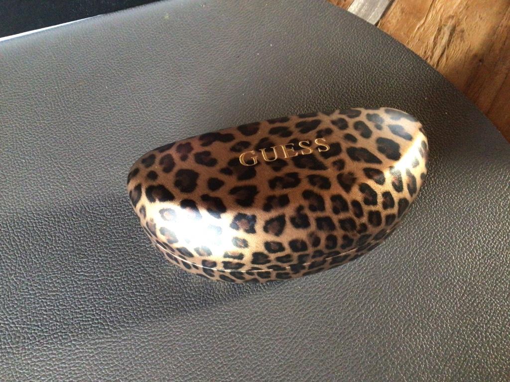 Brildoos Guess, Handtassen en Accessoires, Portemonnees, Ophalen of Verzenden, Zo goed als nieuw, Guess