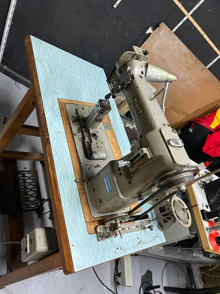 Pfaff 193-4 drievoudig leer naaimachine rol voet 220V, Hobby en Vrije tijd, Naaimachines en Toebehoren, Ophalen of Verzenden, Zo goed als nieuw