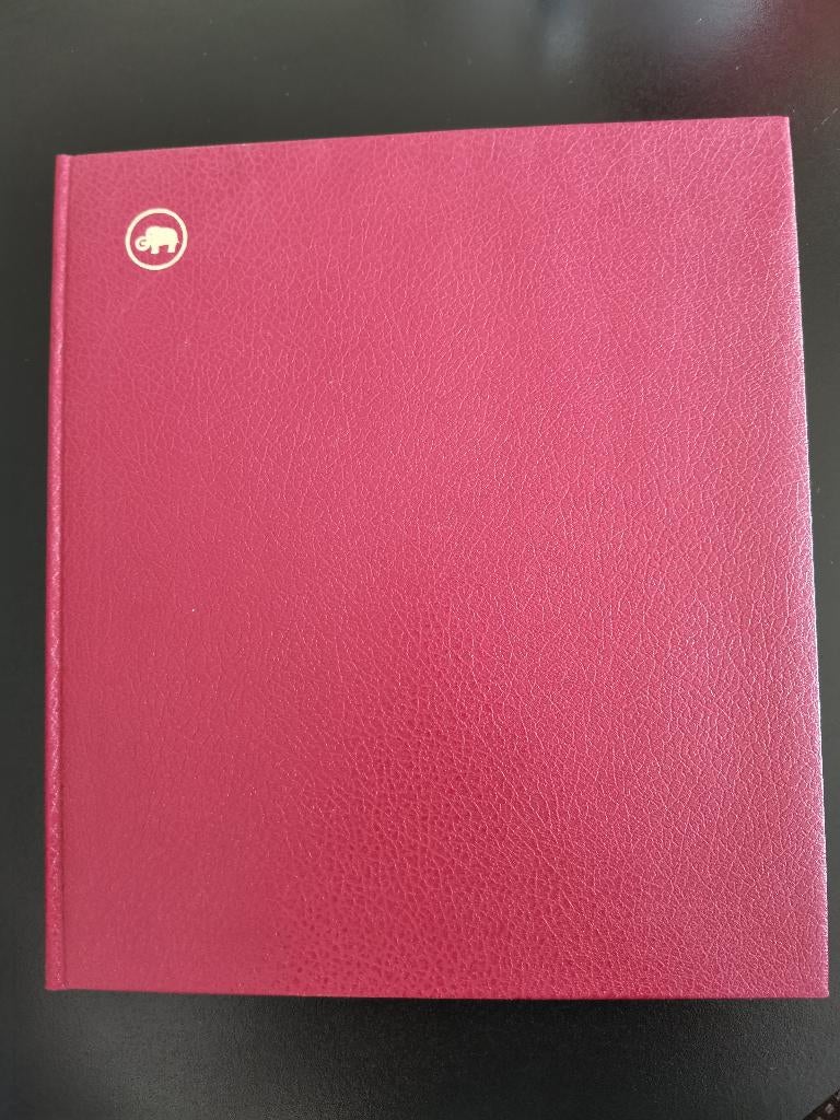 rood postzegelalbum met 16 witte pagina's (leeg) als nieuw, Postzegels en Munten, Ophalen of Verzenden, Verzamelalbum