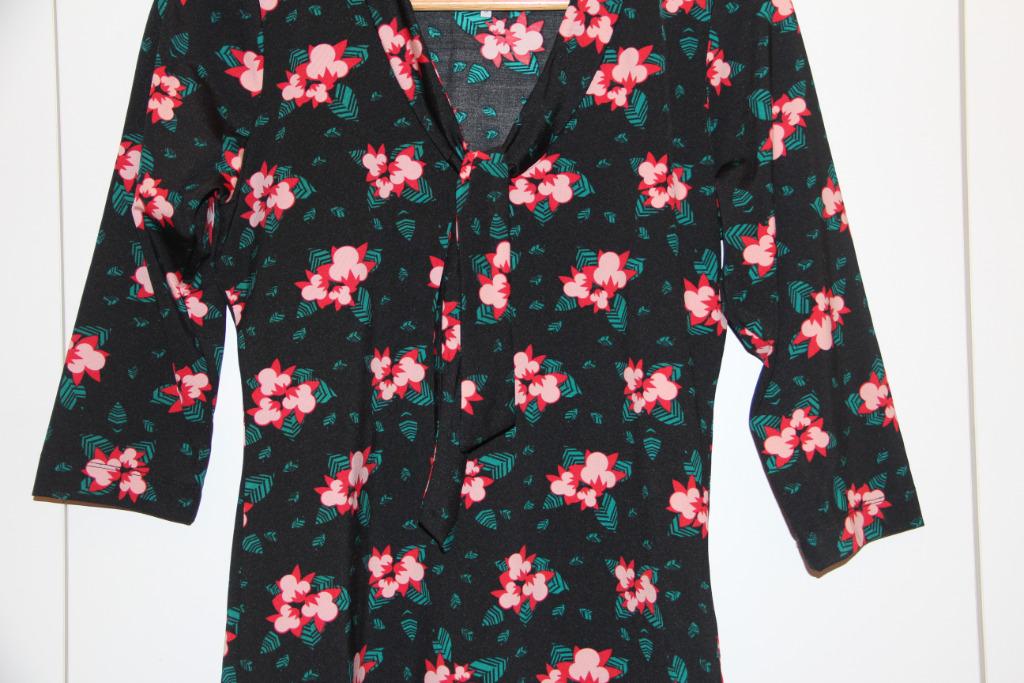 Blouse noire fleurie Zoë Loveborn S, Enlèvement ou Envoi, Taille 36 (S), Comme neuf, Zoë Loveborn