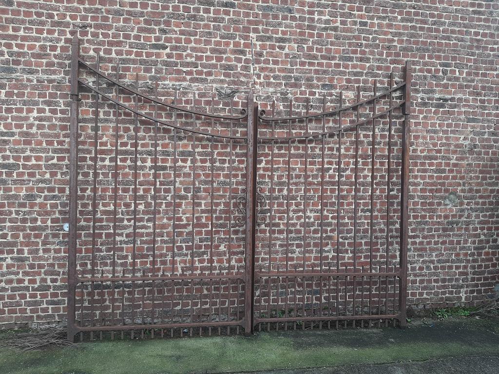 Nouveau portail en fer forgé + poteaux - L x H 350 x 300 cm, 200 cm ou plus, Portail battant, Comme neuf, Enlèvement
