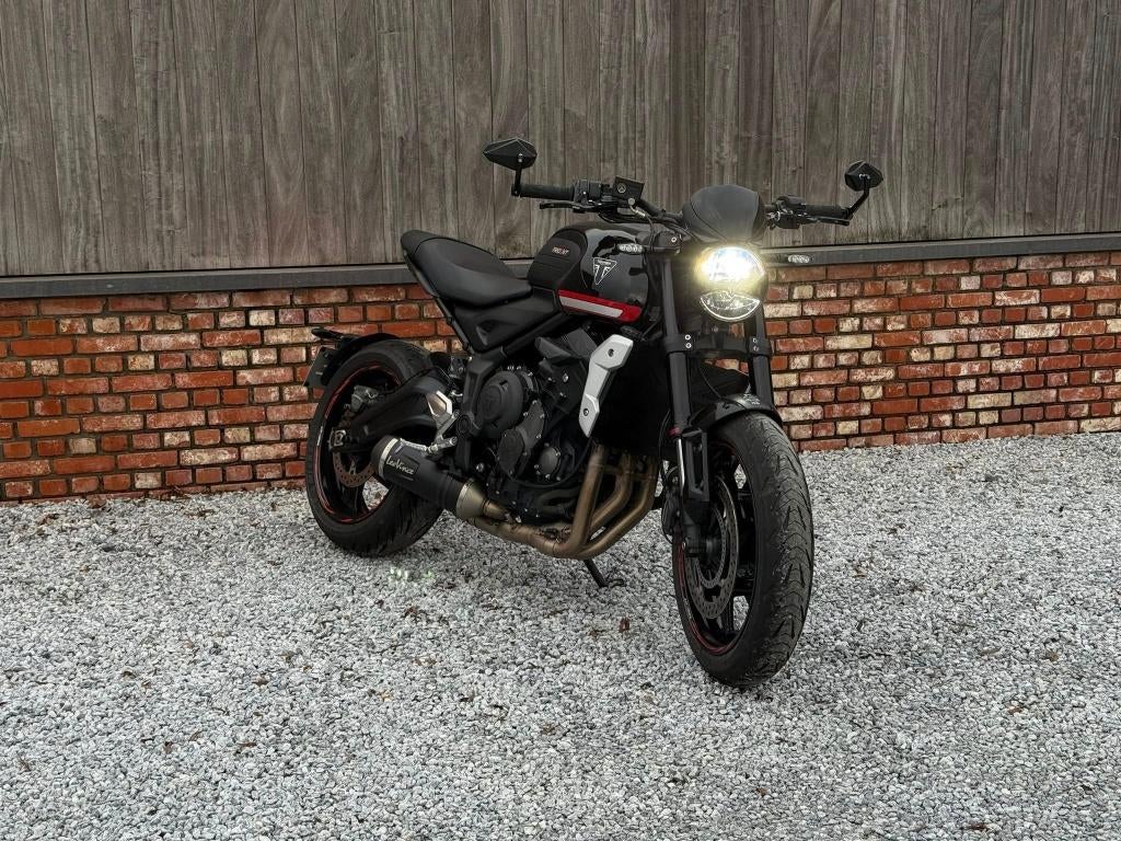 triumph trident 660cc/2023/led/quickshift/radiatorprotector, Motoren, 3 cilinders, Sportuitlaat, Meer dan 35 kW, Naked bike