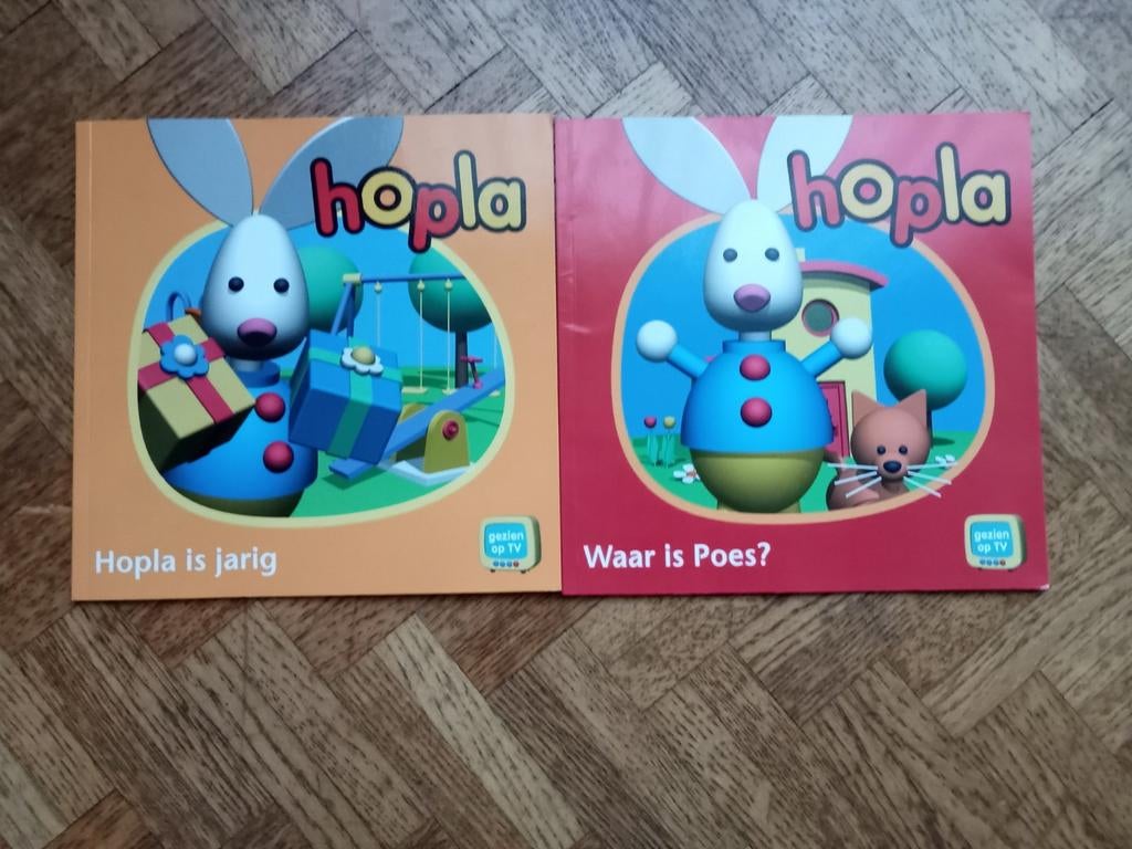 2 dunne boekjes Hopla, Boeken, Ophalen of Verzenden, Gelezen