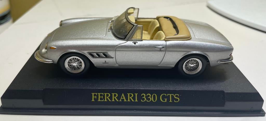 1/43 Ferrari 330 GTS de 1966, Ophalen, Gebruikt, Auto