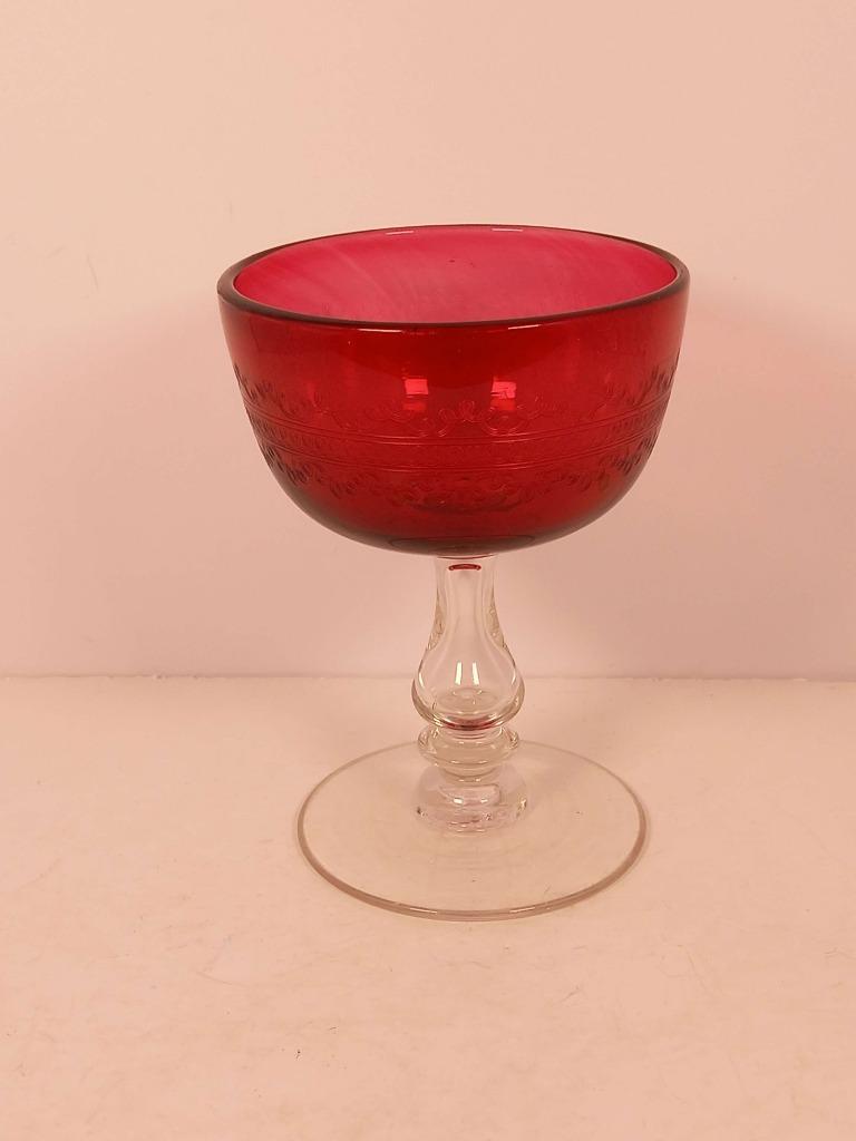 Verre a cocktail de couleur ruby et de style val st Lambert, Enlèvement ou Envoi