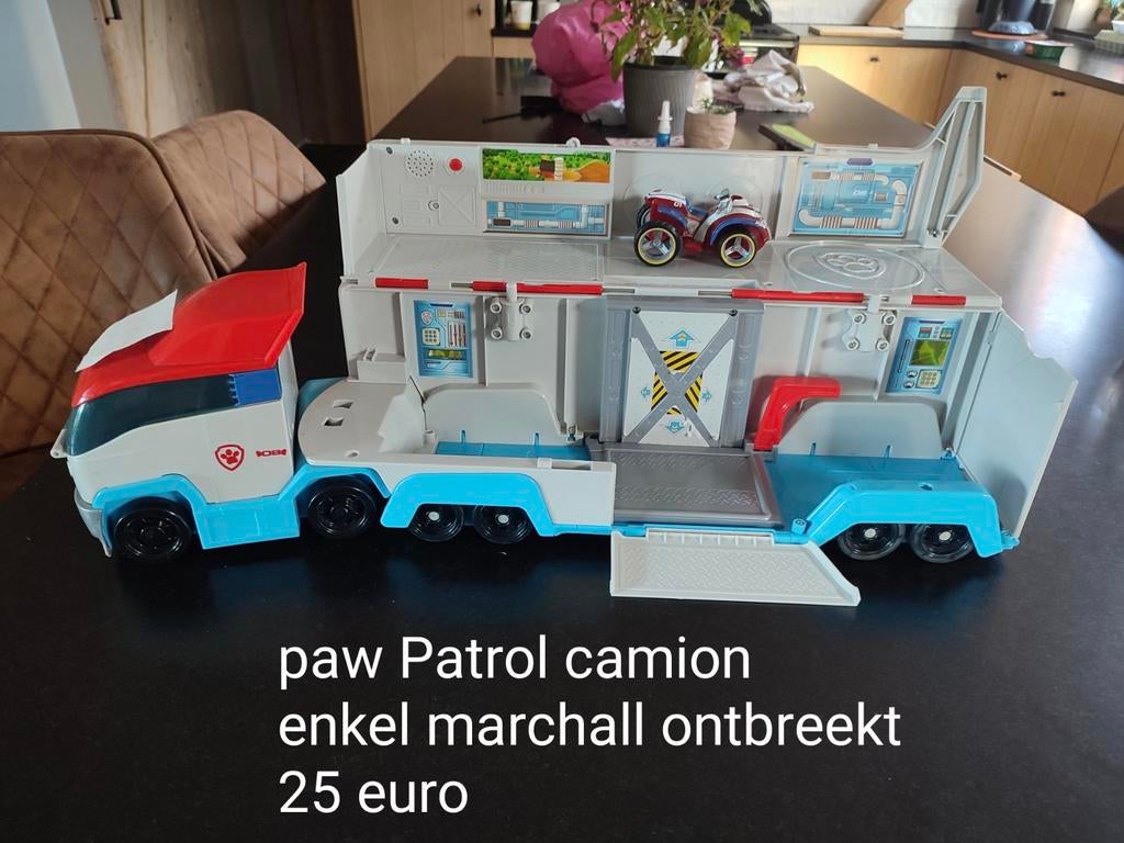 Heel veel paw patrol auto's, Ophalen
