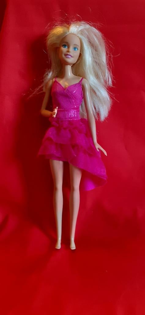 Poupée barbie avec robe fushia  (5), Enlèvement ou Envoi, Utilisé, Barbie