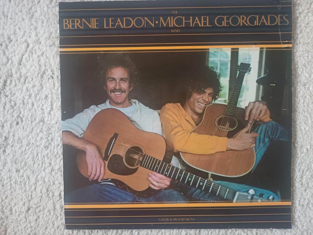 À Bernie Leadon, Michael Georgiades, Enlèvement ou Envoi