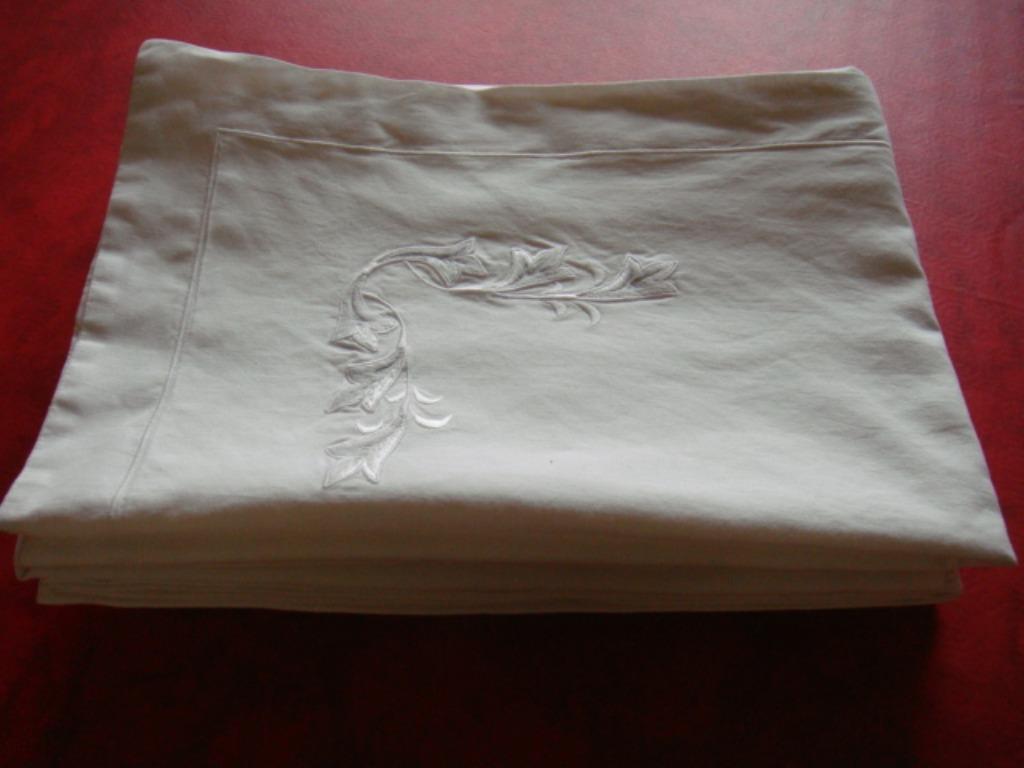 2 Draps blancs + 2 taies. Ancien., Enlèvement ou Envoi, Utilisé, Autres couleurs, Autres types