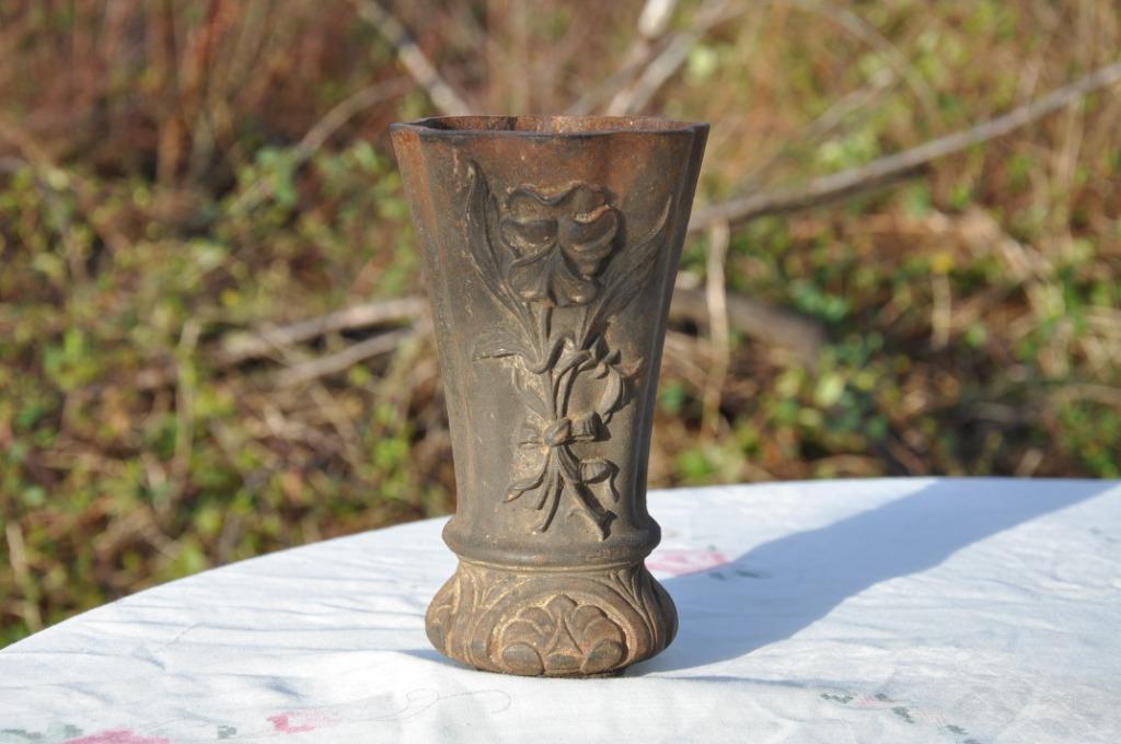 vase d'exterieur en fonte decor iris, Enlèvement ou Envoi, Utilisé