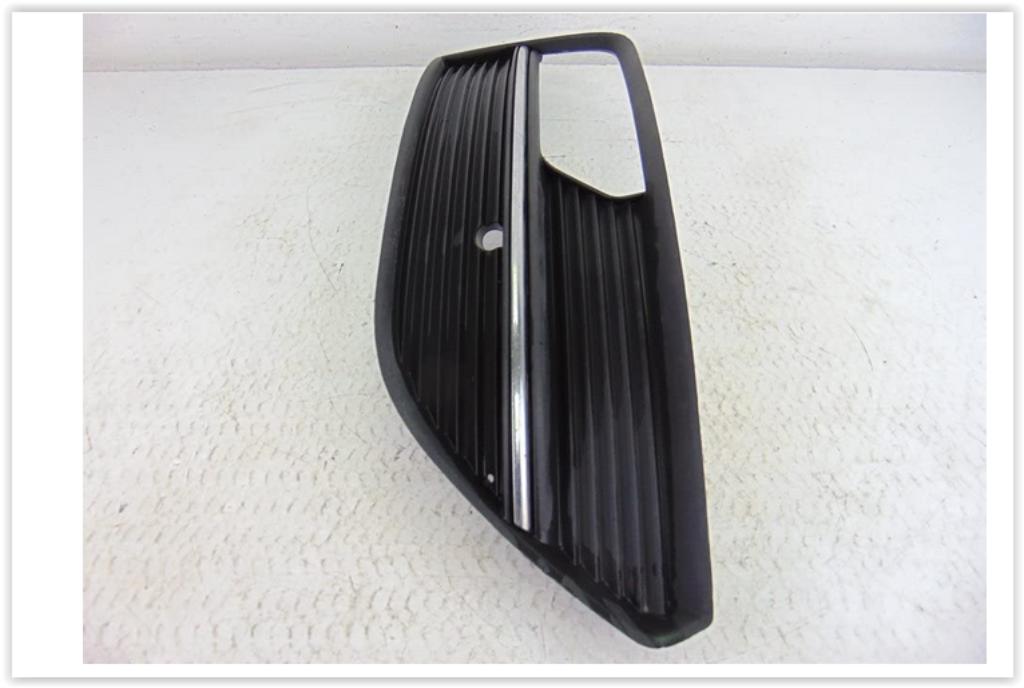 Calandre pare-choc droite compatible avec Audi A3 Sportback, Enlèvement ou Envoi, Utilisé, Audi, Pare-chocs