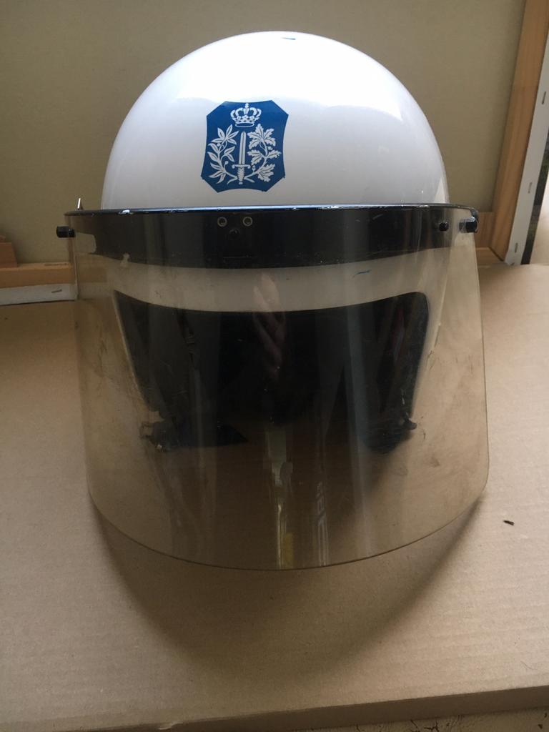 Politiehelm voor handhaving van de openbare orde., Ophalen of Verzenden, Gebruikt