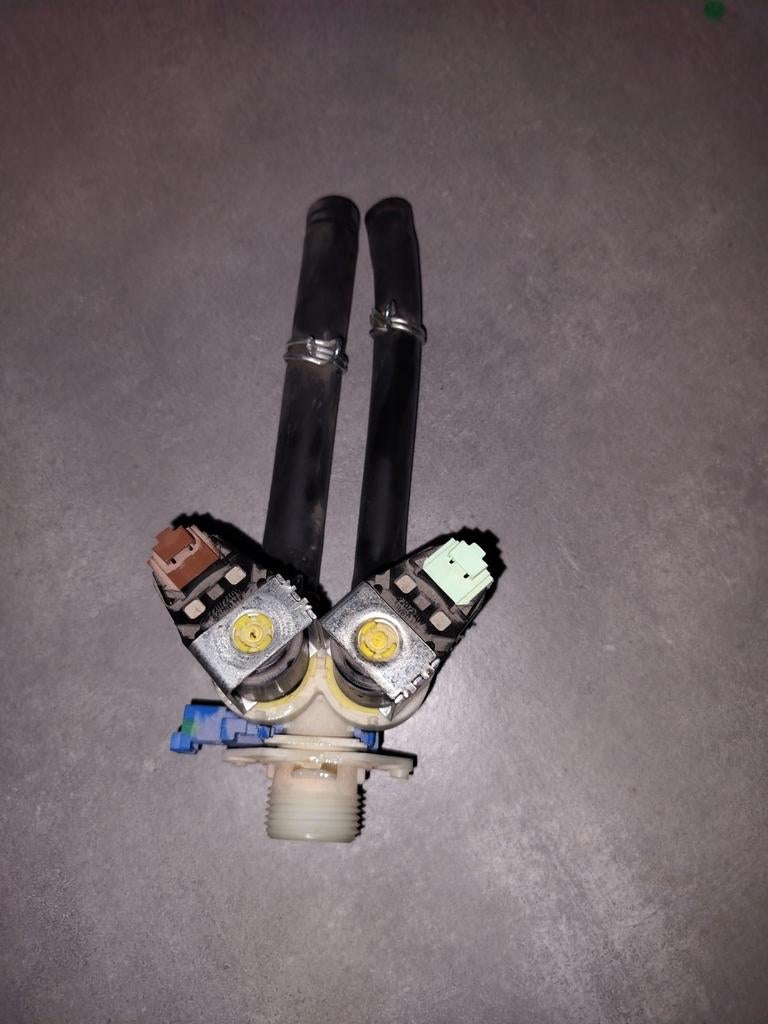 Elektrische klep uit Zanussi wasmachine 132518622, 405501716, Elektronische apparatuur, Wasmachines, Ophalen
