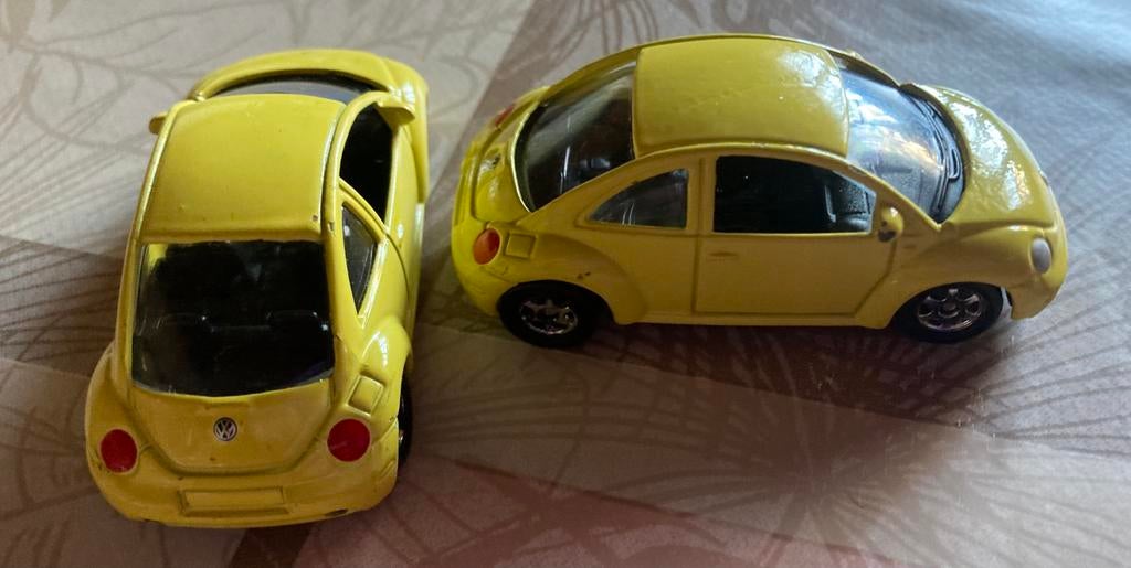2x metalen Beatle autootjes 7,5 cm pp stuk., Ophalen, Gebruikt