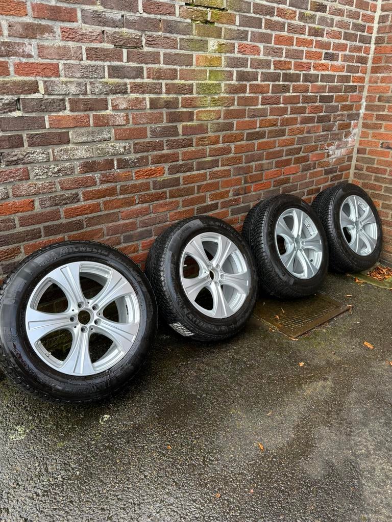 Jantes Mercedes GLC modele 2023 235-60 R18 avec pneus hiver, Ophalen, Winterbanden, Band(en)