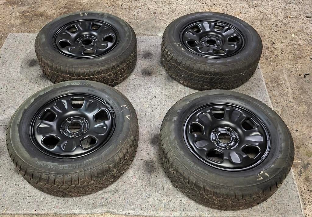 Winterbanden motrio 215/65R16 98H multisteek, Auto-onderdelen, Banden en Velgen, Ophalen, 215 mm, 16 inch, Banden en Velgen
