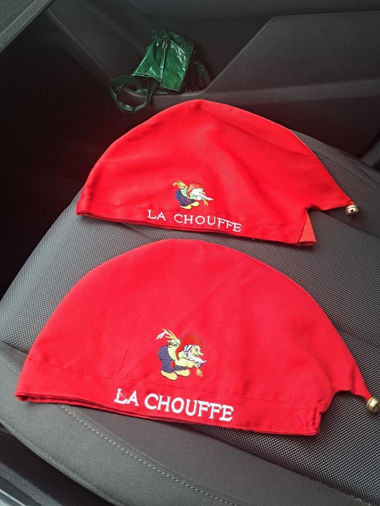 2 verschillende la chouffe kaboutermutsen apart te koop, Ophalen of Verzenden, Nieuw, Muts