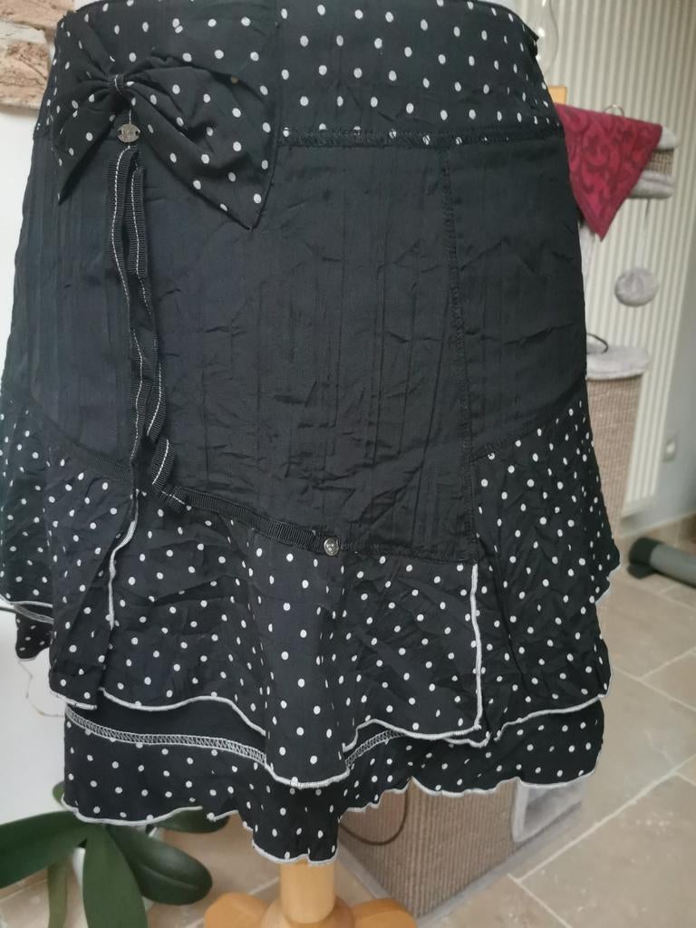 Très jolie jupe noire à pois blancs, Enlèvement ou Envoi, Comme neuf, Taille 38/40 (M), Noir