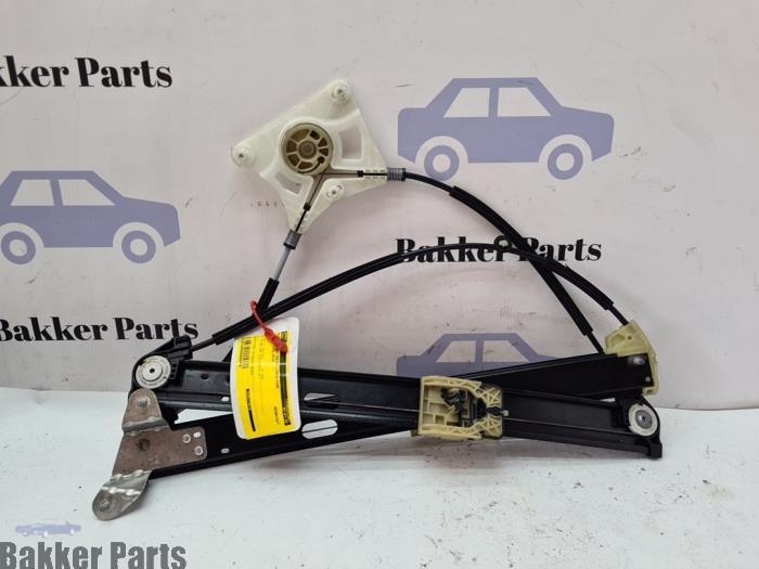 Mécanique vitre 4portes avant gauche d'un Volkswagen Polo, -, Volkswagen, -, 3 mois de garantie