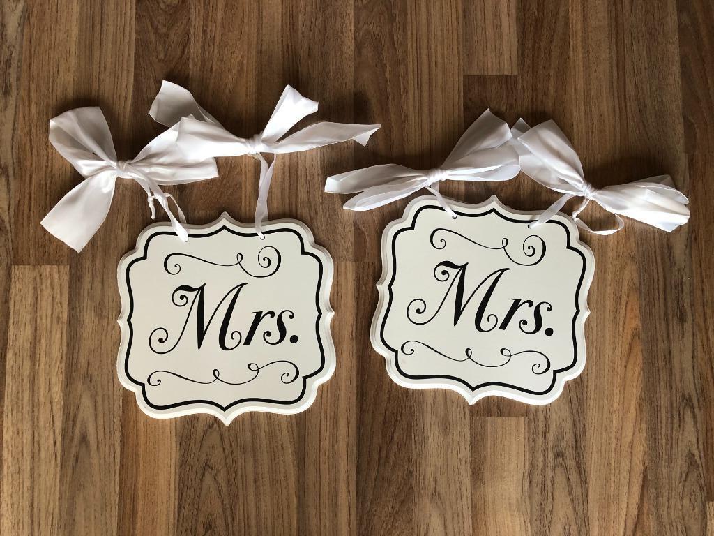 Houten bordjes Mrs & Mrs, trouwfeest, Ophalen of Verzenden, Gebruikt, Versiering