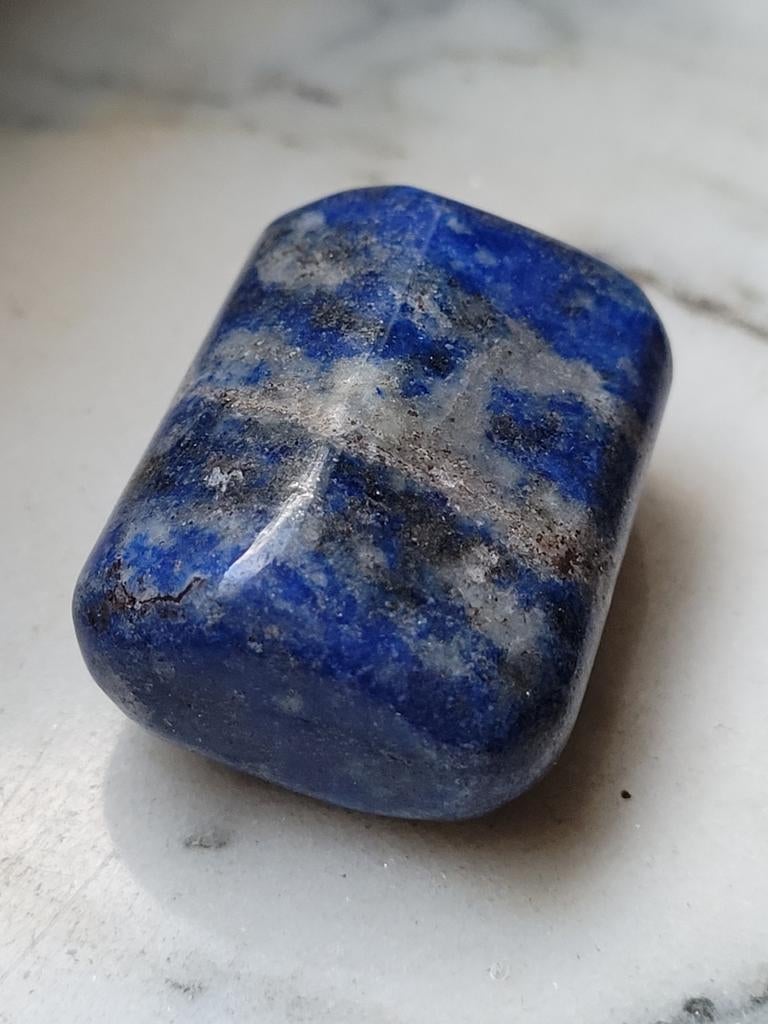 Lapis Lazuli koninklijk blauw uit Afghanistan (2), Ophalen of Verzenden, Mineraal