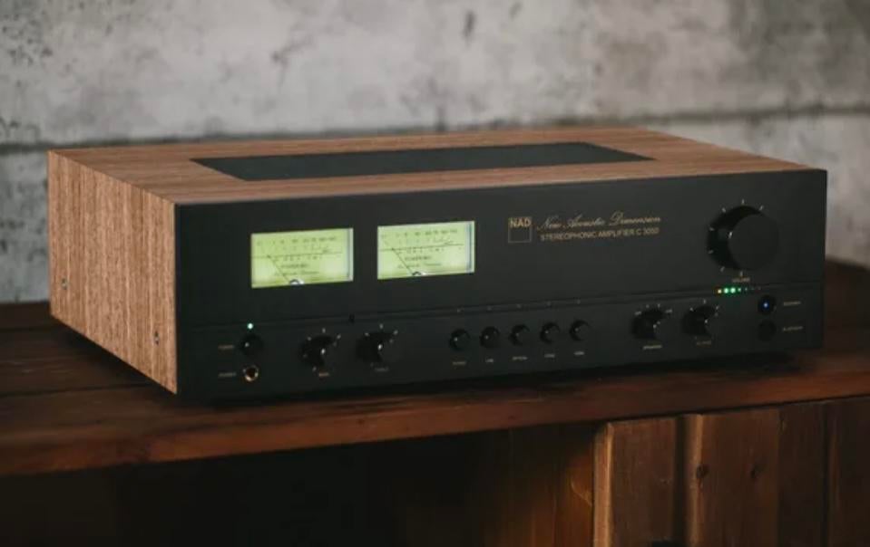 NAD C 3050 amplificateur, stéréophonique Bluetooth intégré, Enlèvement, Comme neuf