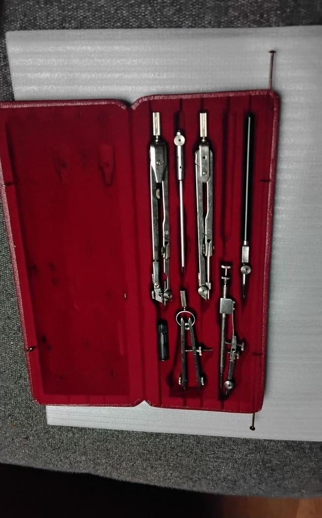 Compleet Vintage precisie-passerset A.G. Spitzer – Neuklid, Ophalen, Rood