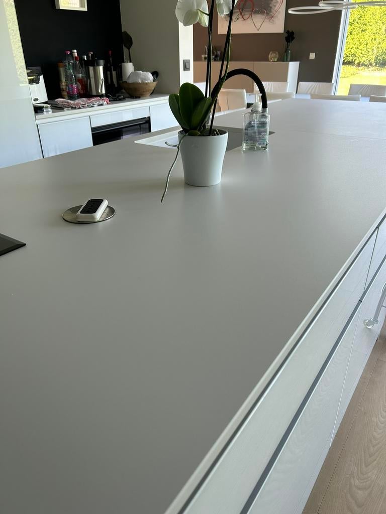 Plan de travail cuisine en Dekton blanc, Enlèvement, Comme neuf, Blanc